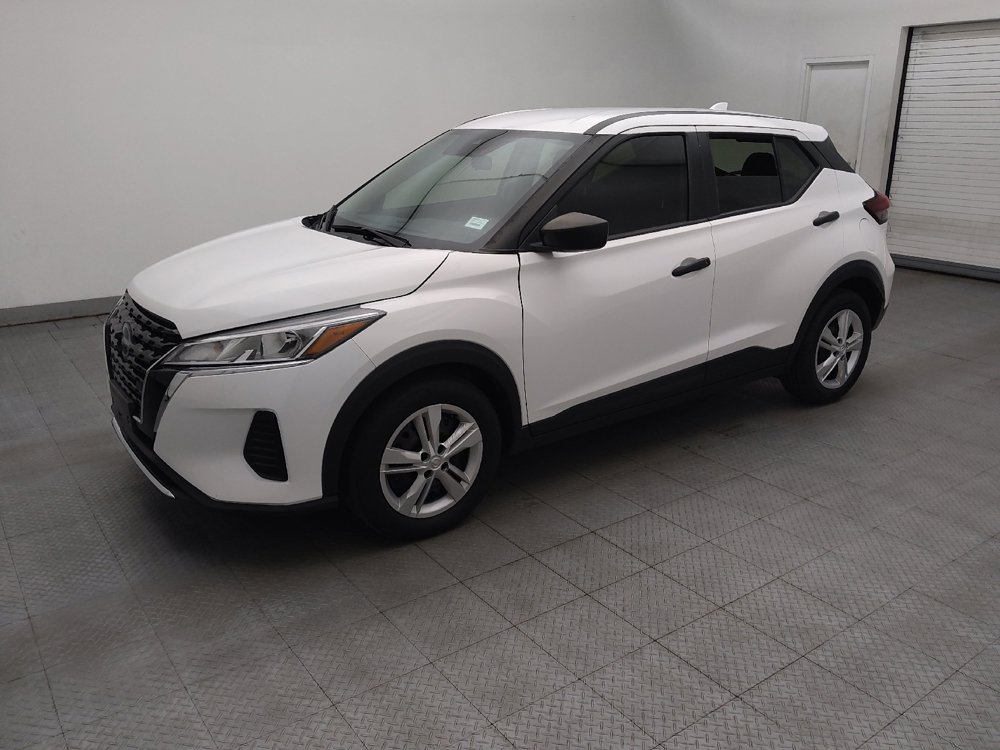 Used 2023 Nissan Kicks S FWD image 2
