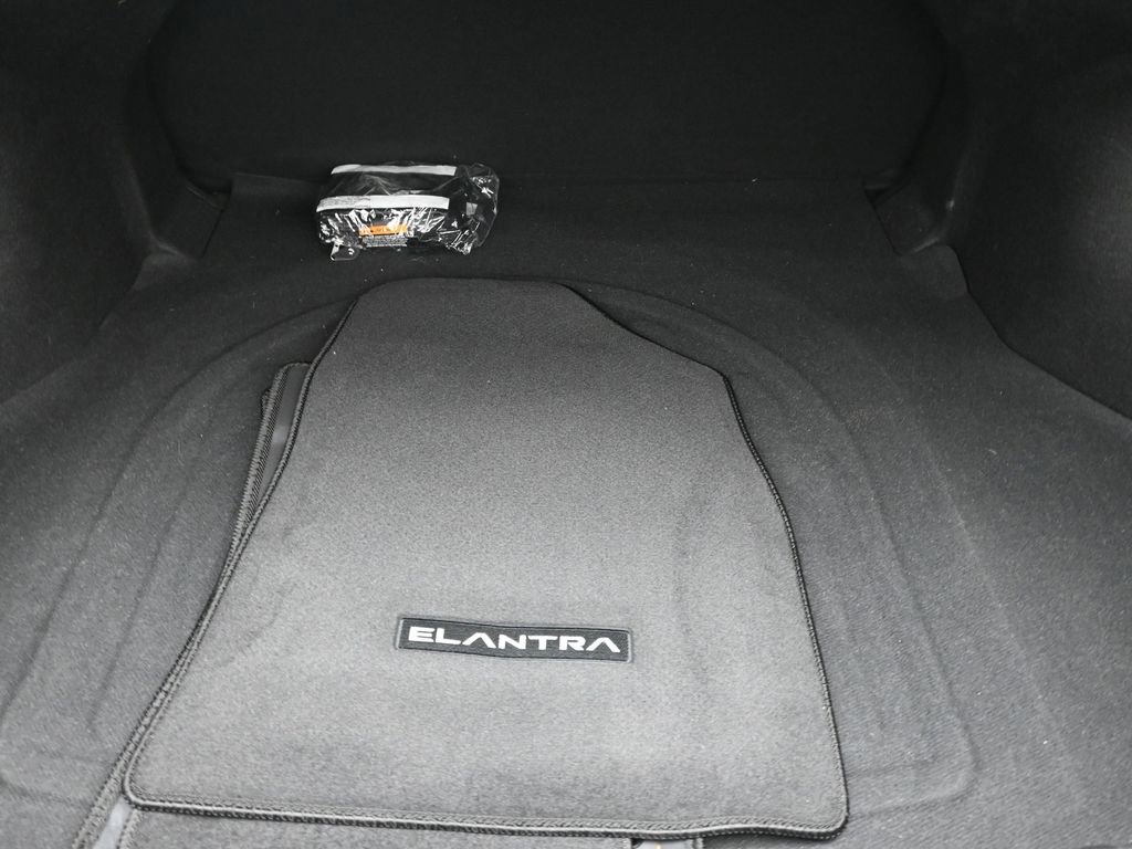 Certified 2025 Hyundai Elantra Sport image 10