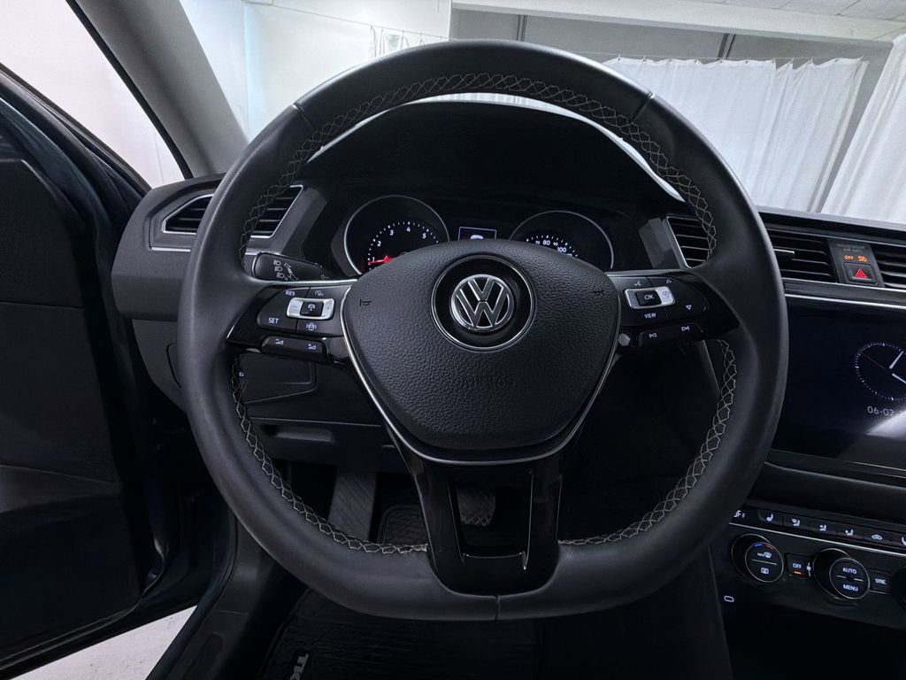 Used 2021 Volkswagen Tiguan SE AWD/4WD image 25