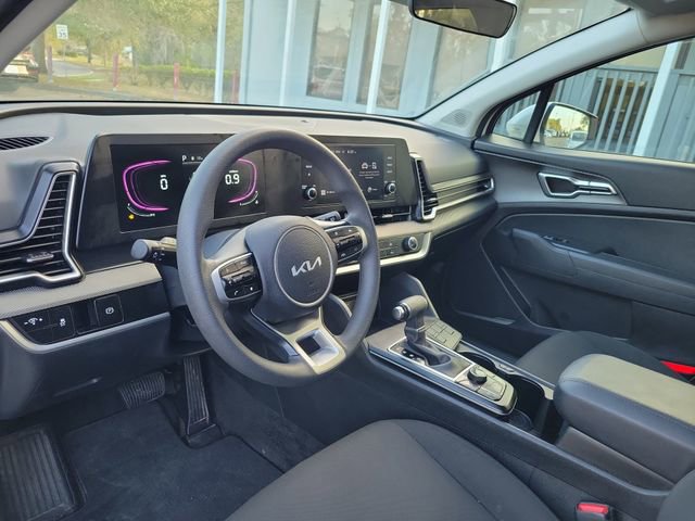 Used 2025 Kia Sportage LX FWD image 12