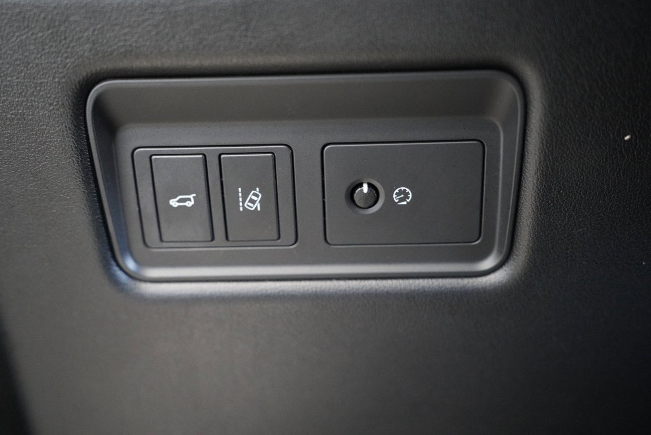 Used 2017 Land Rover Range Rover Long Wheelbase Supercharged image 24