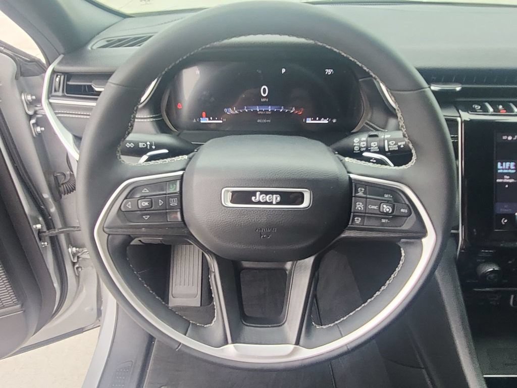 Used 2024 Jeep Grand Cherokee Altitude AWD/4WD image 18