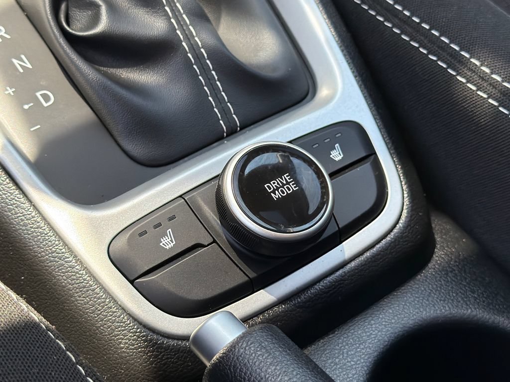 Used 2026 Hyundai Venue SEL FWD image 28