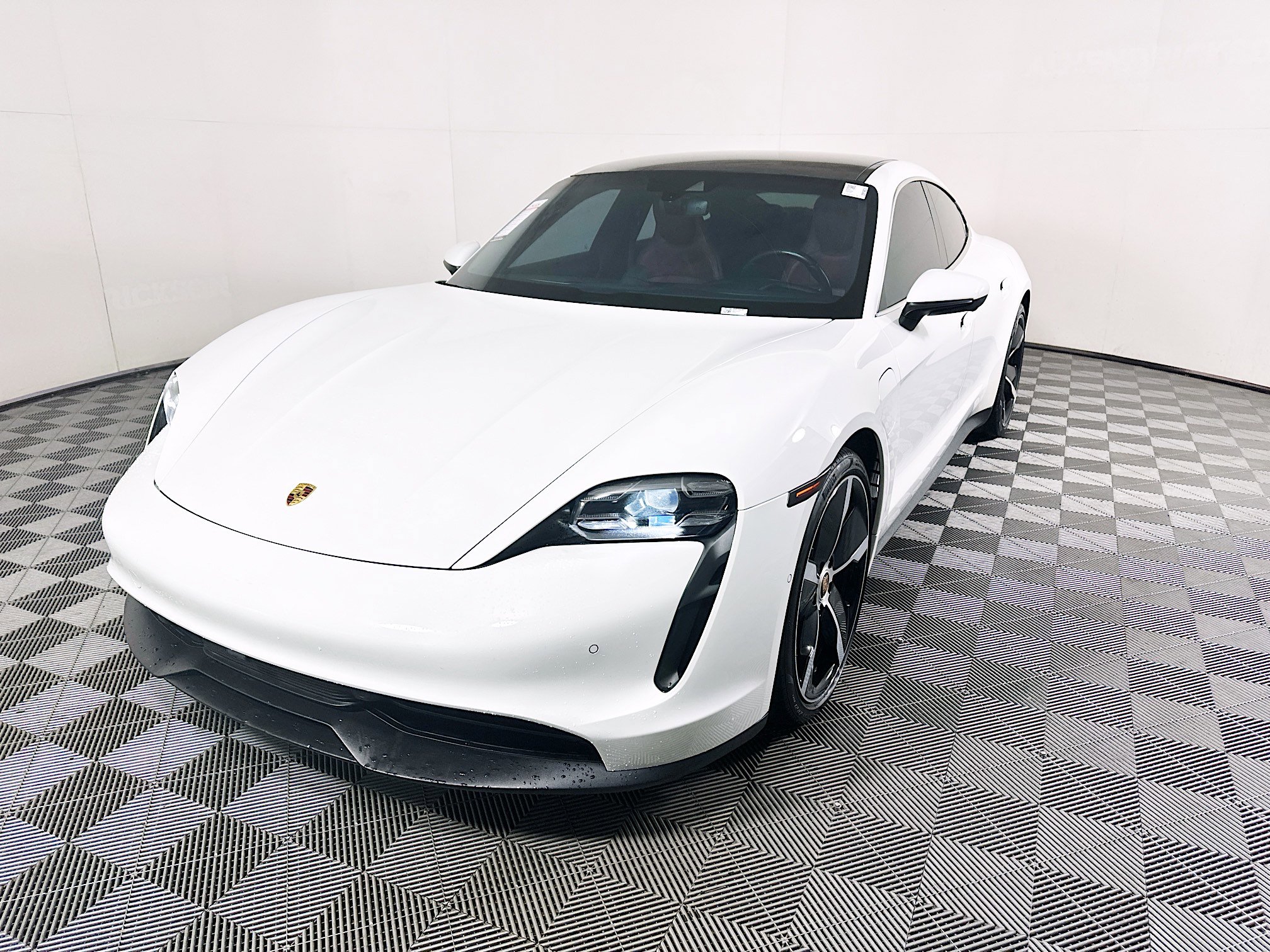 Used 2020 Porsche Taycan 4S AWD/4WD image 7