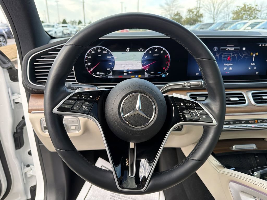 Used 2025 Mercedes-Benz GLS 450 4MATIC image 27