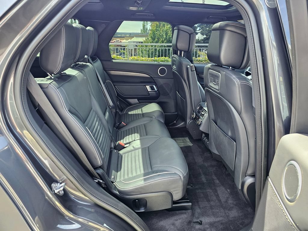 Used 2023 Land Rover Discovery HSE R-Dynamic AWD/4WD image 12