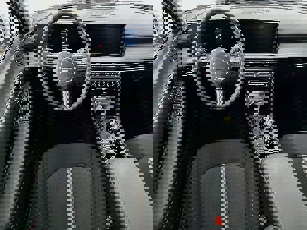 Used 2025 Hyundai Sonata SE image 9