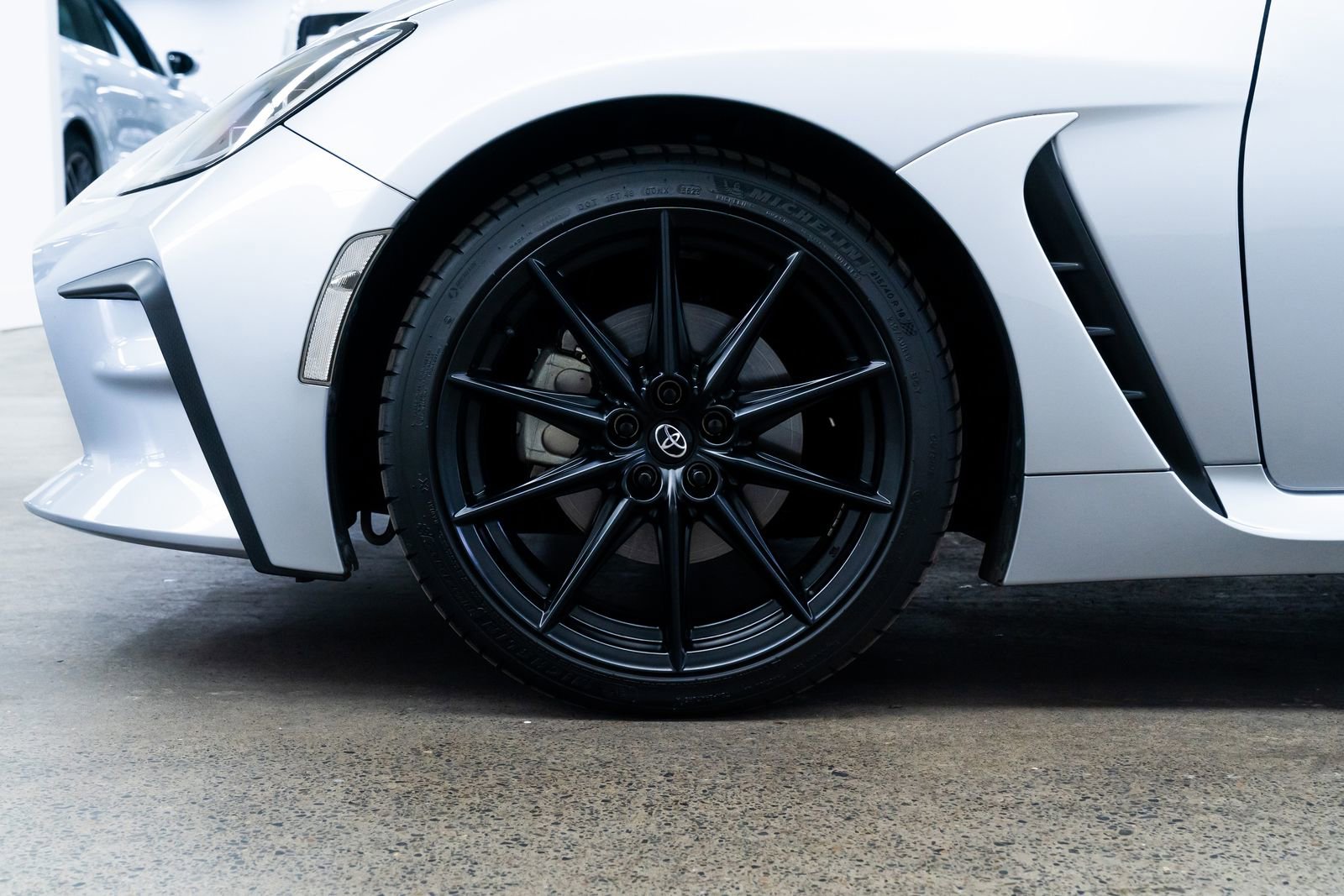 Used 2024 Toyota GR86 Premium RWD image 7