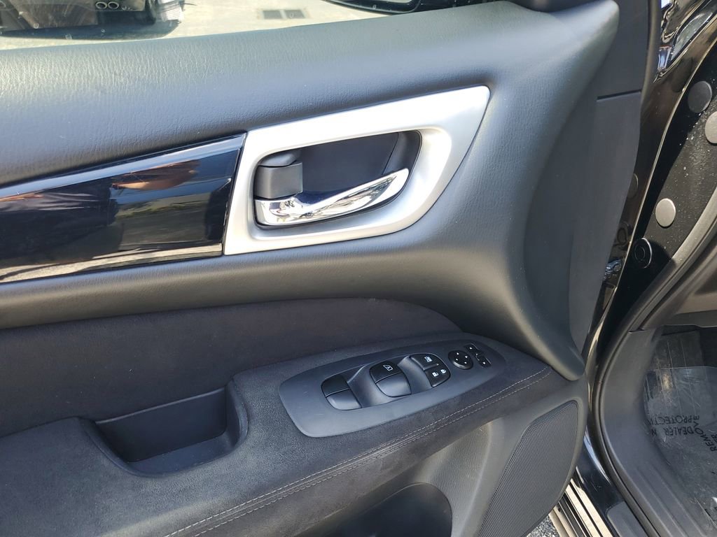 Used 2015 Nissan Pathfinder S FWD image 18