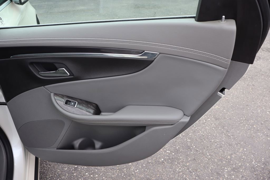 Used 2014 Chevrolet Impala LT w/ Premium Seating Package image 27