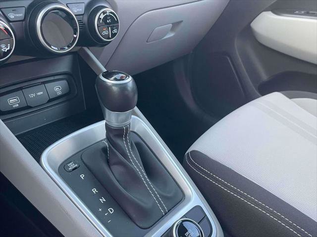 Certified 2024 Hyundai Venue SEL FWD image 28