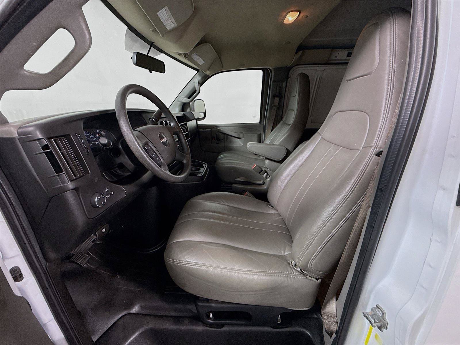 Used 2020 GMC Savana 2500 Extended w/ Enhanced Convenience Package RWD image 2