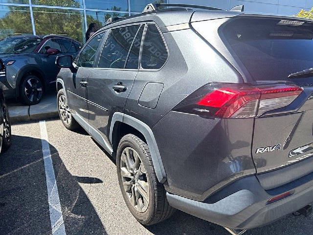 Used 2019 Toyota RAV4 XLE Premium FWD image 16