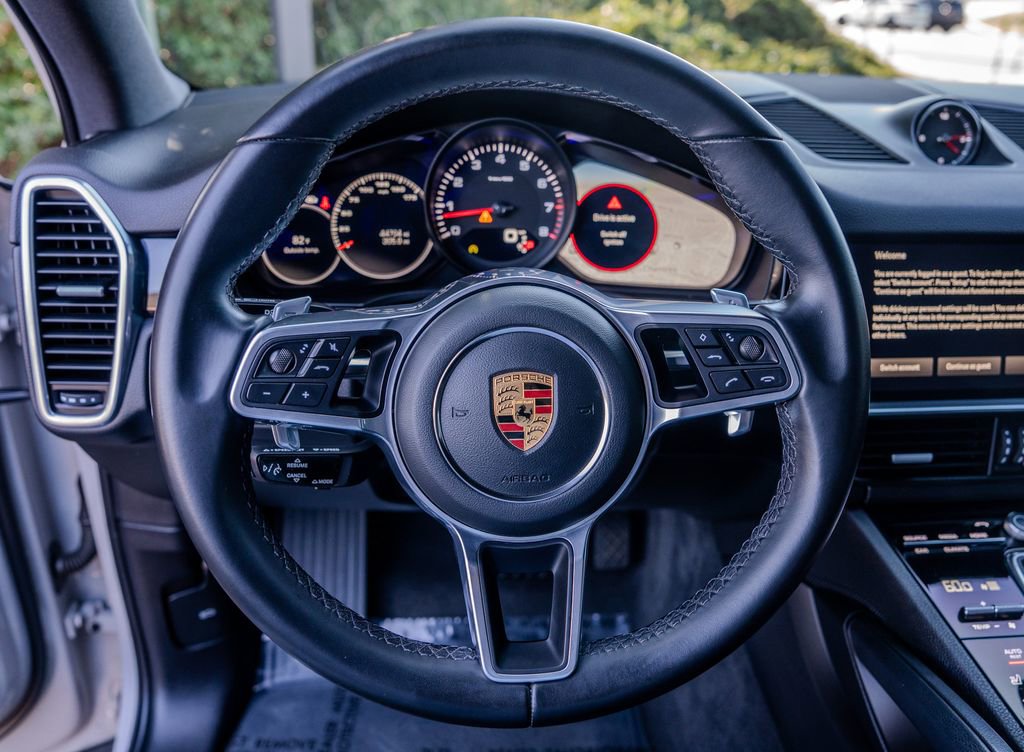 Used 2022 Porsche Cayenne Platinum Edition image 5