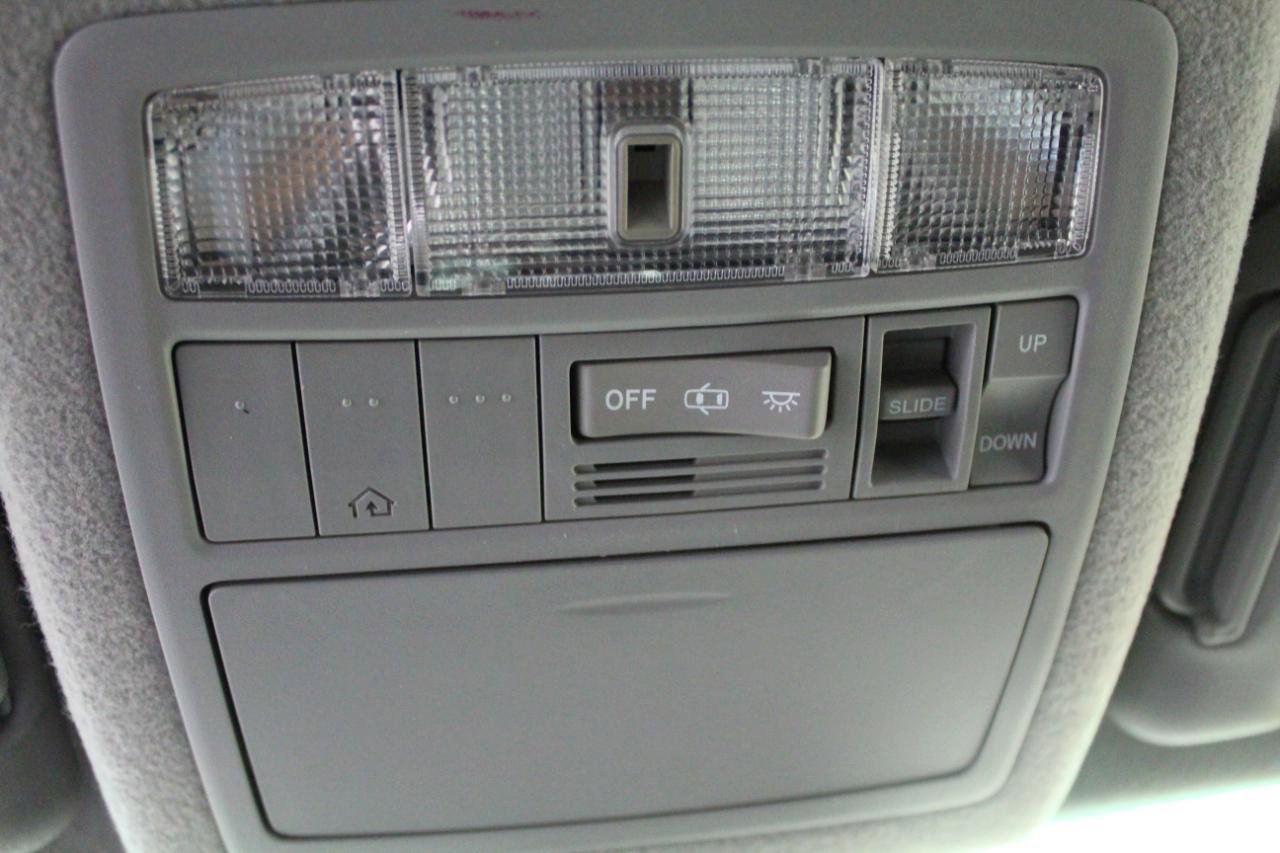 Used 2011 Toyota Highlander Limited w/ Tow Pkg AWD/4WD image 13