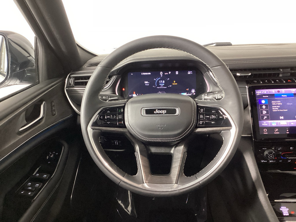 Used 2023 Jeep Grand Cherokee Overland AWD/4WD image 17