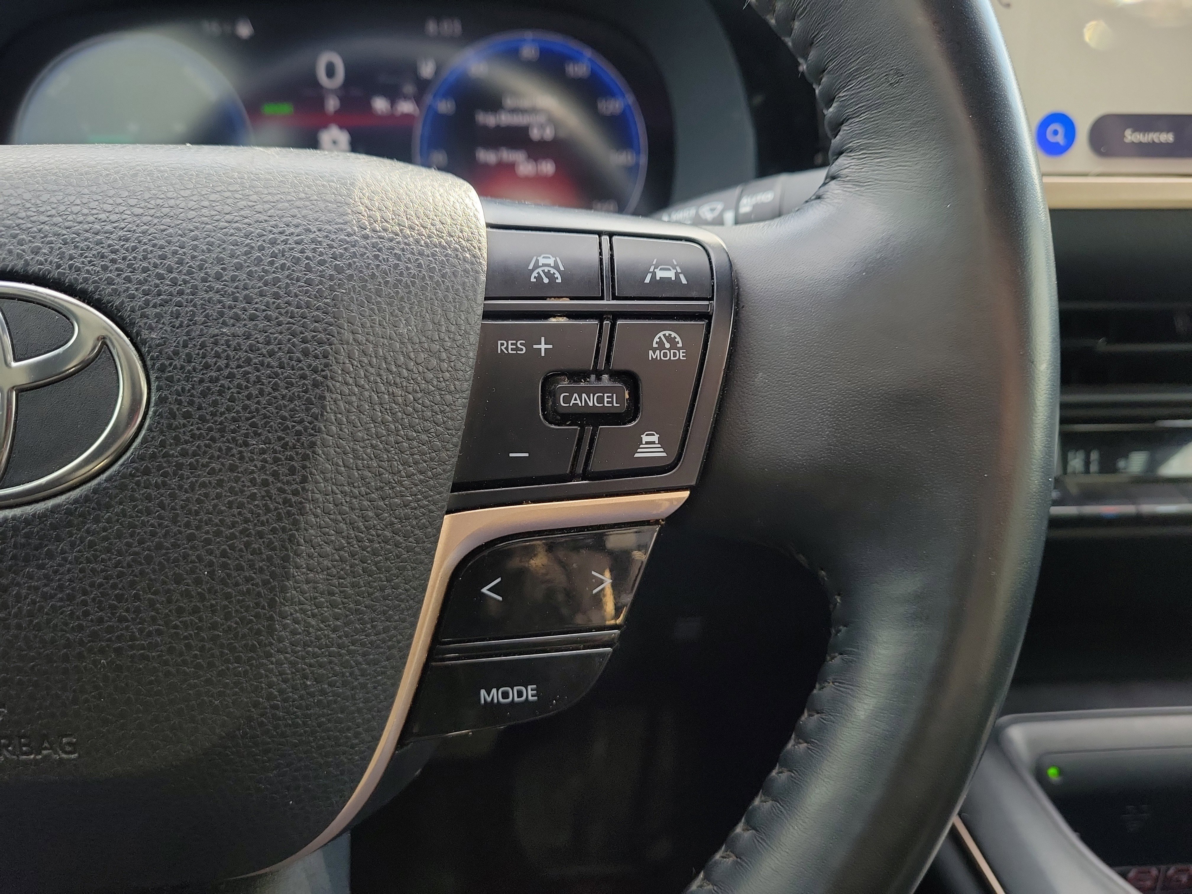 Used 2023 Toyota Crown Limited image 22