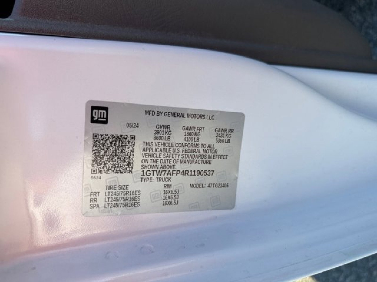 Used 2024 GMC Savana 2500 w/ Driver Convenience Package image 19