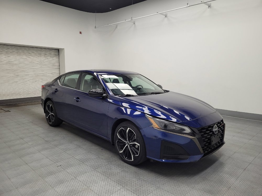 Used 2023 Nissan Altima 2.5 SR w/ SR Premium Package image 11