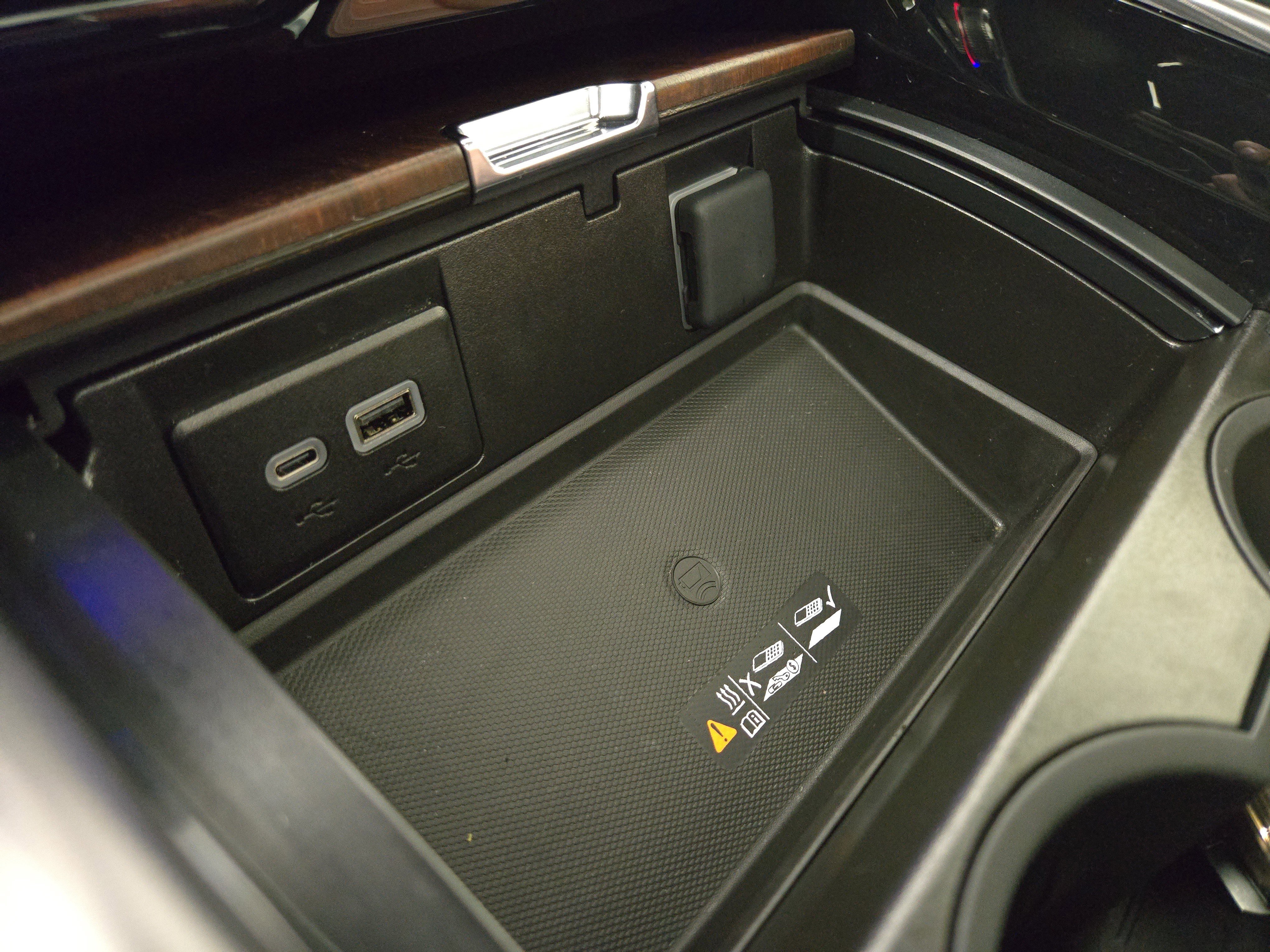 Used 2024 GMC Yukon Denali Ultimate image 29