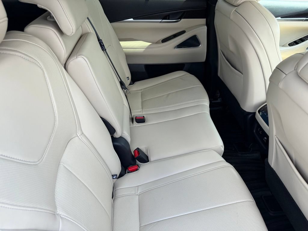 Used 2023 INFINITI QX60 Sensory w/ Vision Package FWD image 17