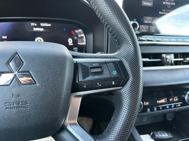 Used 2023 Mitsubishi Outlander SE image 23