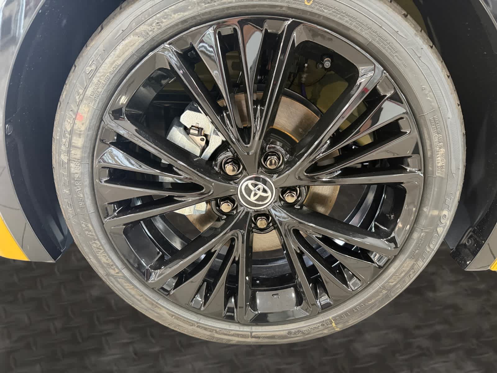 New 2026 Toyota Prius Plug-In Hybrid FWD image 9