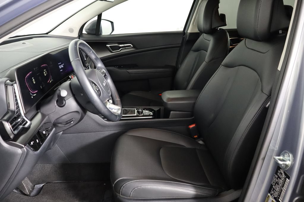 Used 2025 Kia Sportage EX FWD image 14