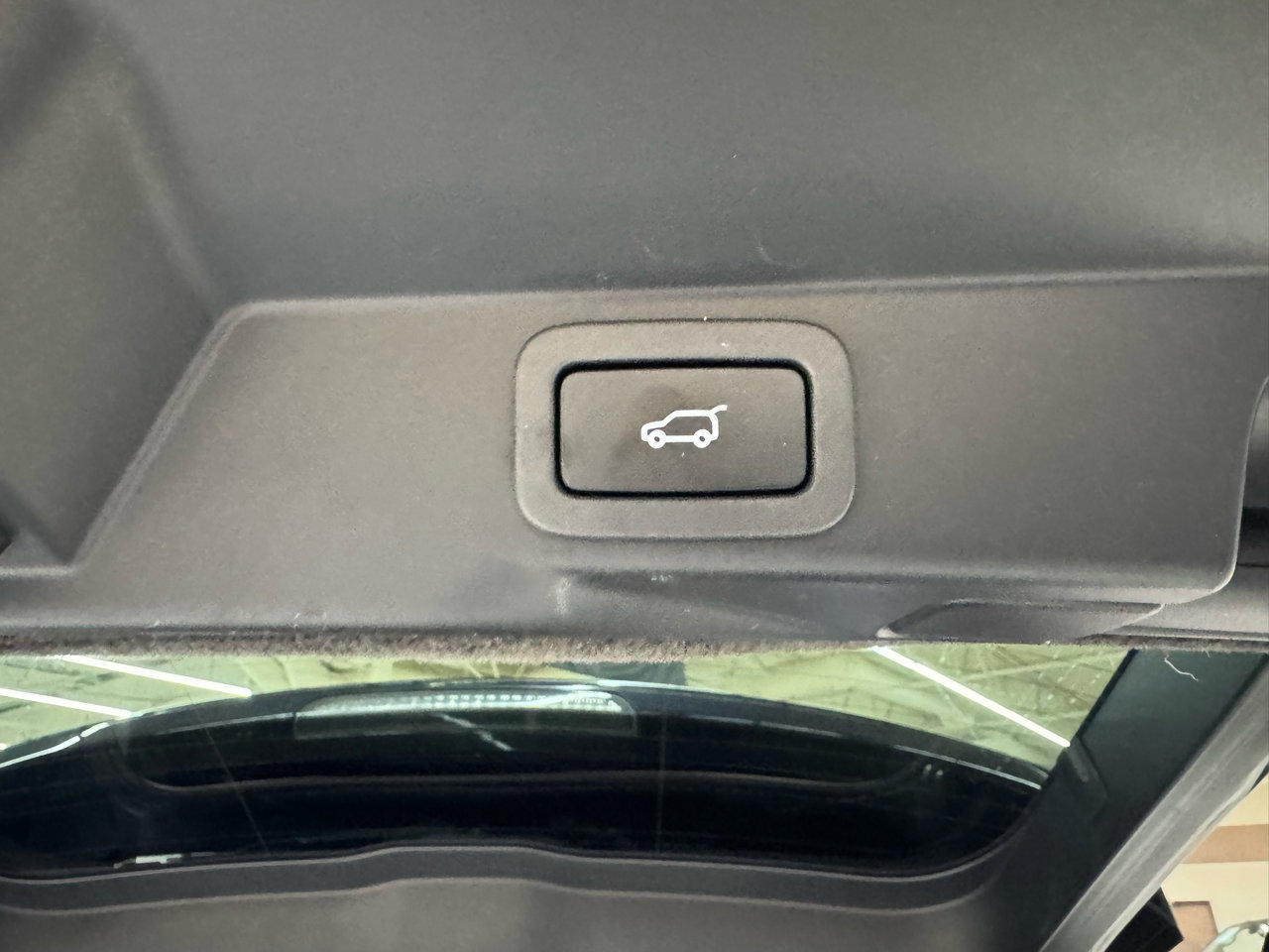 Used 2017 Land Rover Range Rover Sport HSE image 10