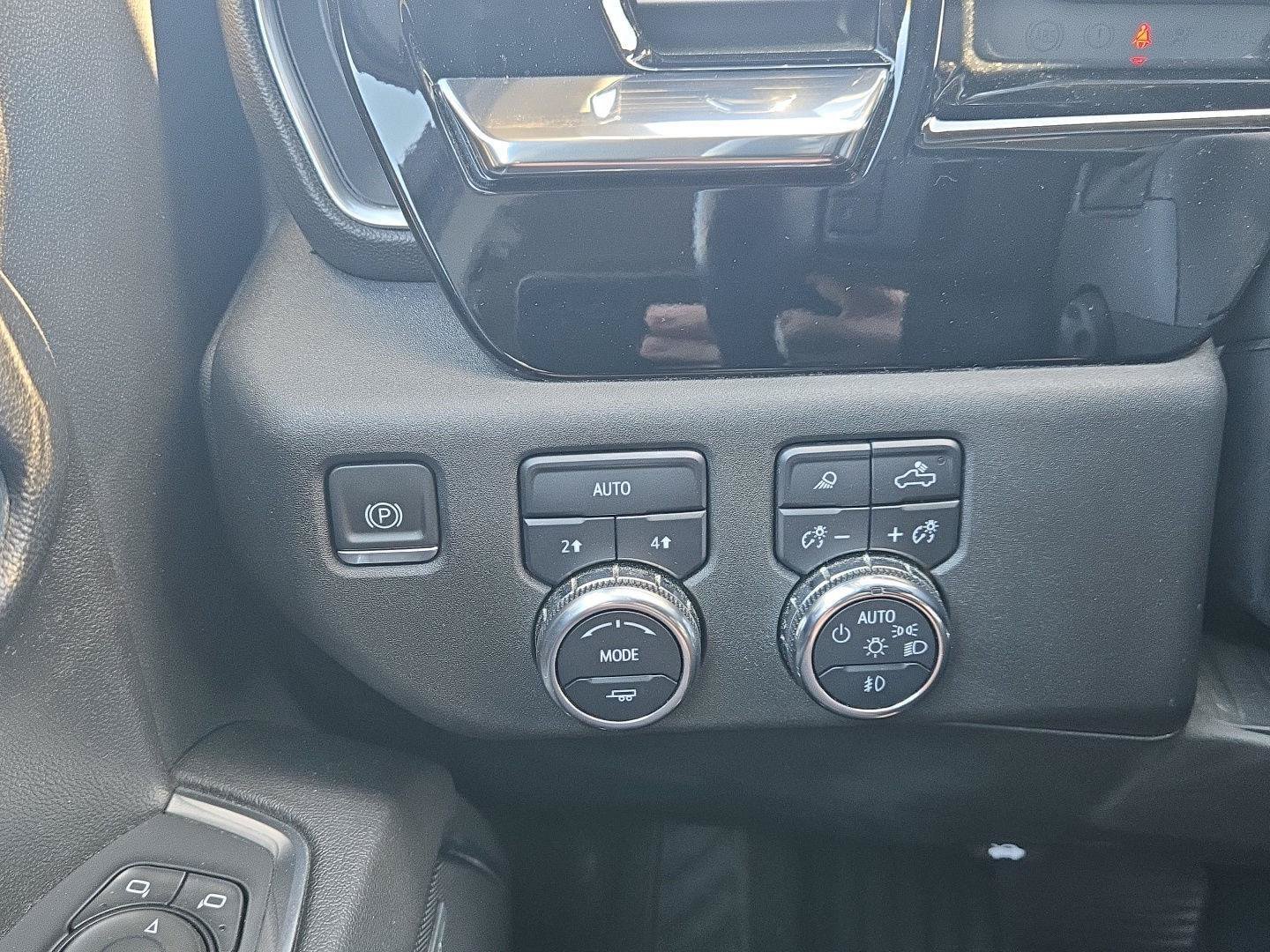 Used 2023 GMC Sierra 1500 SLT w/ SLT Convenience Package AWD/4WD image 22