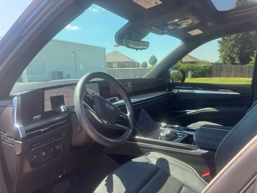 Certified 2026 Cadillac Escalade Luxury AWD/4WD image 19