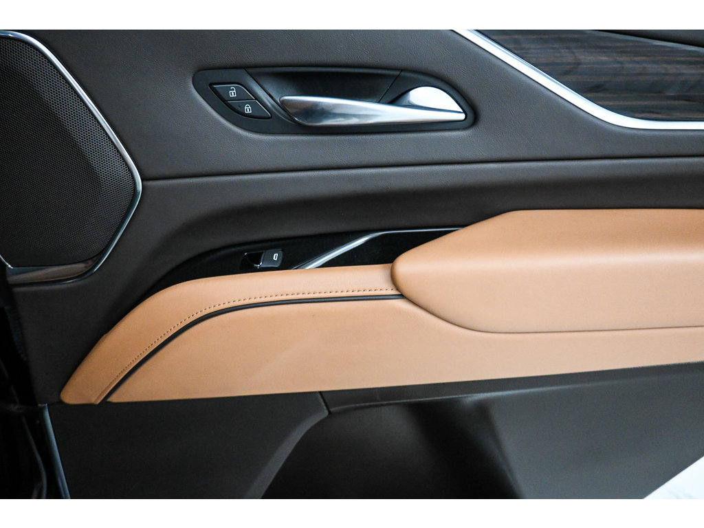 Used 2023 Cadillac Escalade Premium Luxury AWD/4WD image 19