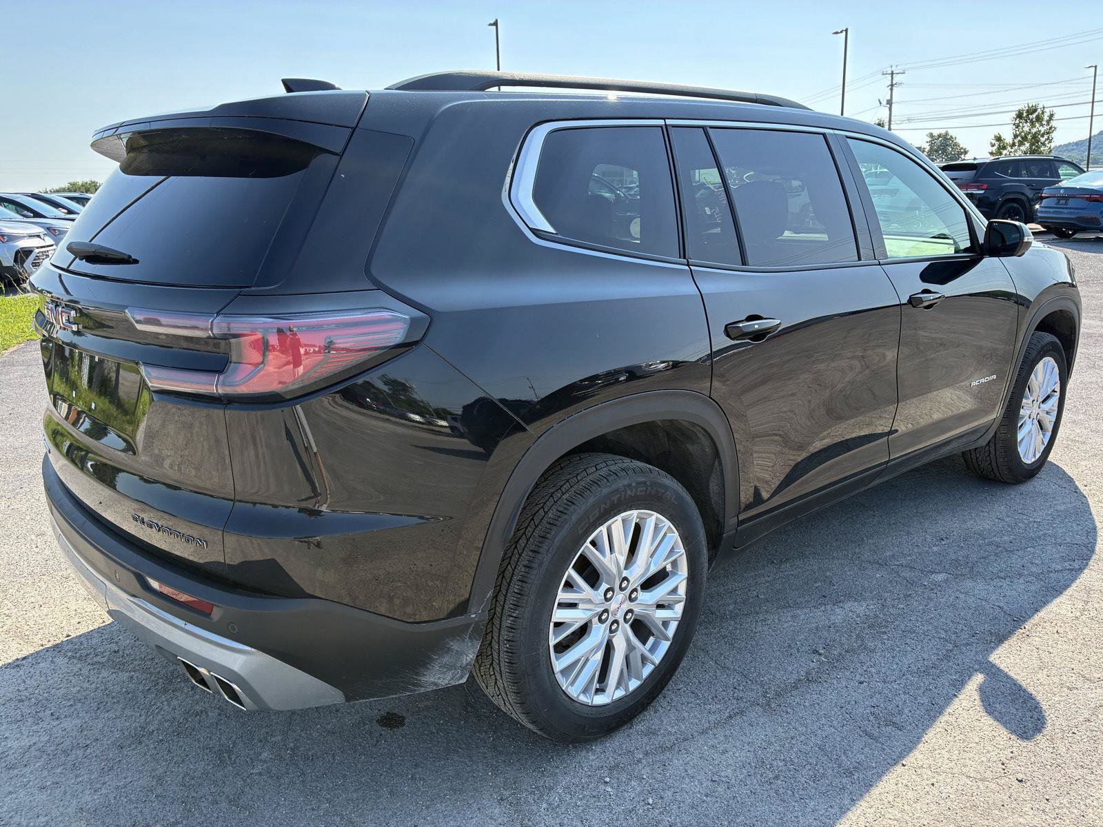 Used 2025 GMC Acadia Elevation w/ Elevation Premium Package AWD/4WD image 10