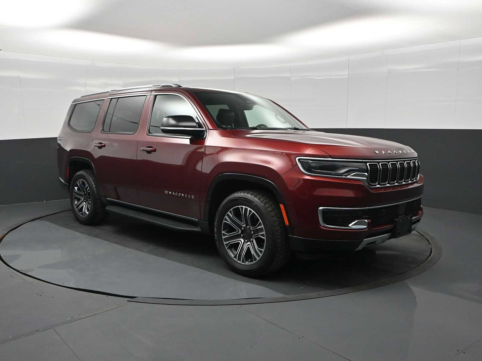 Used 2024 Jeep Wagoneer Series II w/ Flexible Seating Group AWD/4WD image 2