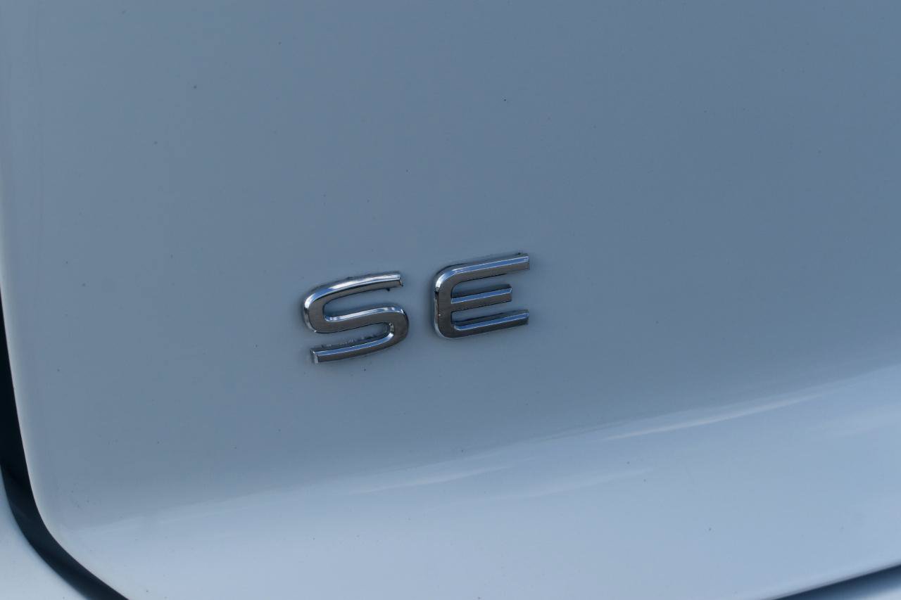 Used 2020 Volkswagen Atlas Cross Sport SE FWD image 45