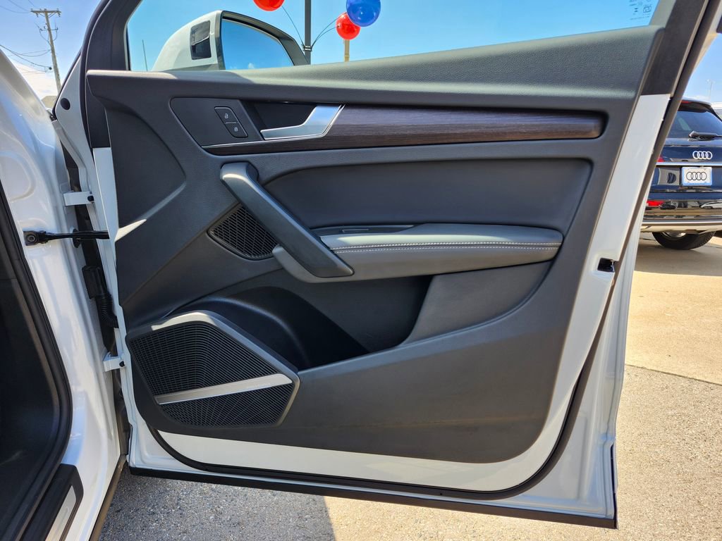 Certified 2025 Audi Q5 2.0T Premium Plus w/ Premium Plus Package AWD/4WD image 18