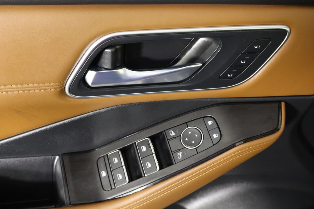 Used 2025 Nissan Rogue Platinum FWD image 20