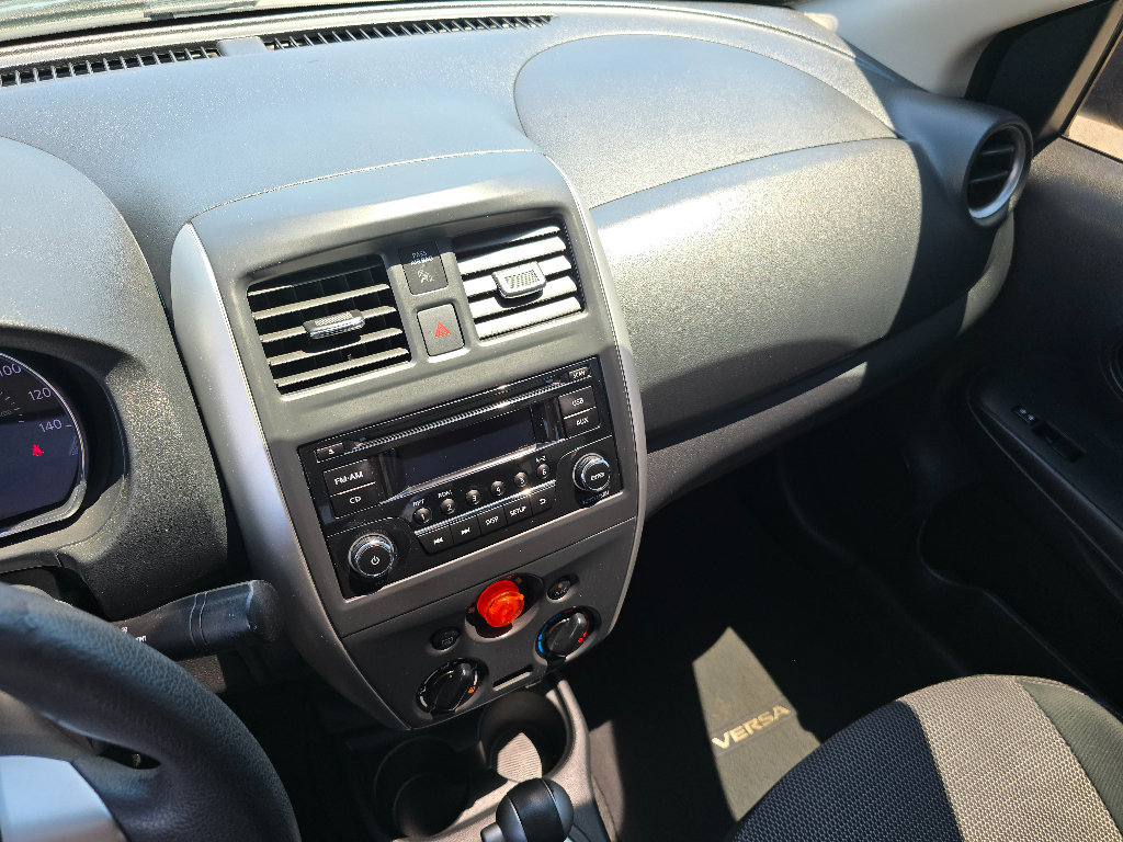 Used 2015 Nissan Versa SV FWD image 24