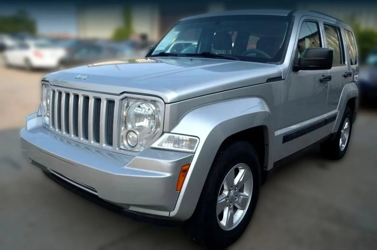 Used 2012 Jeep Liberty Sport RWD image 15