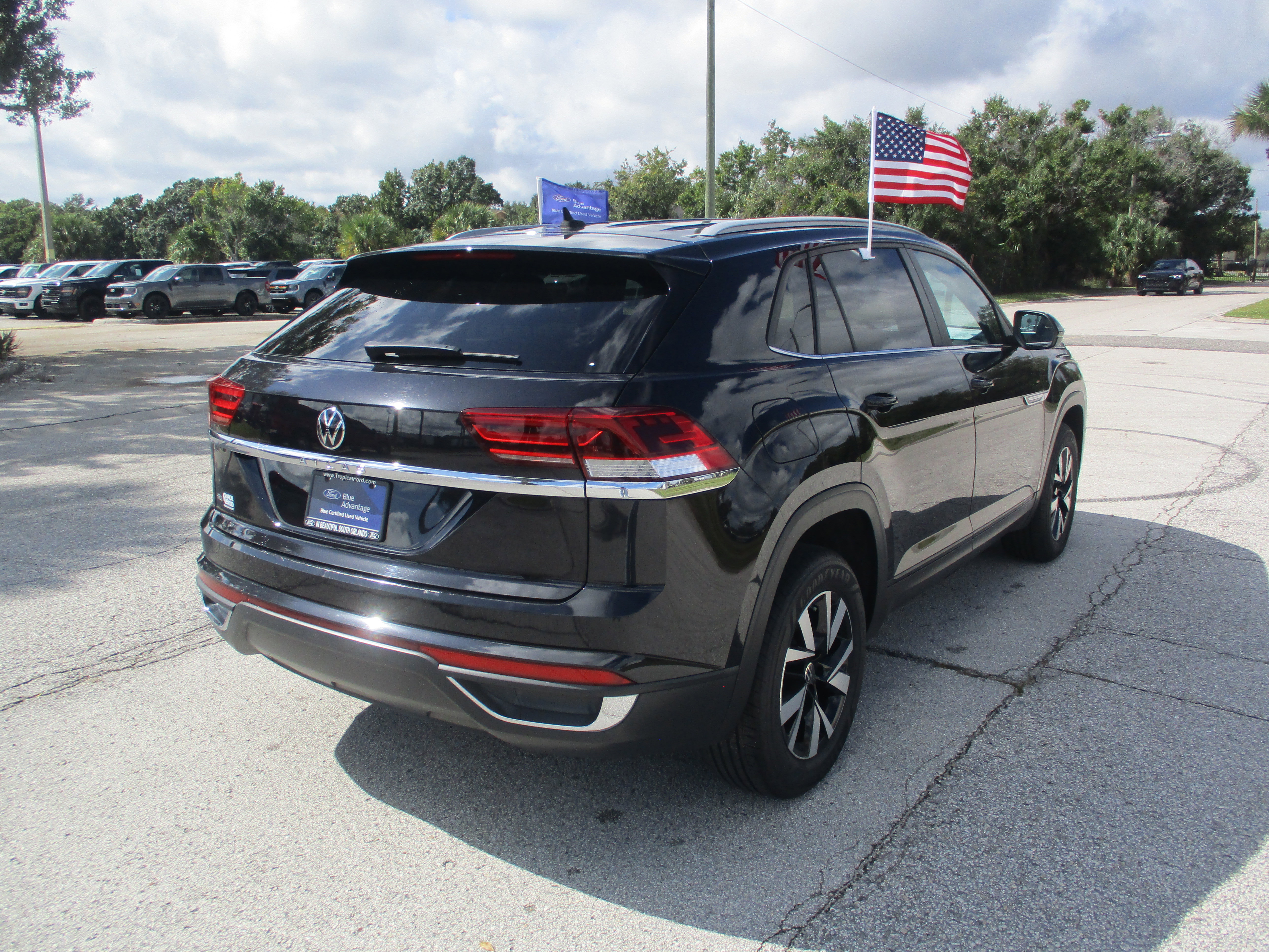 Used 2020 Volkswagen Atlas Cross Sport SE image 7