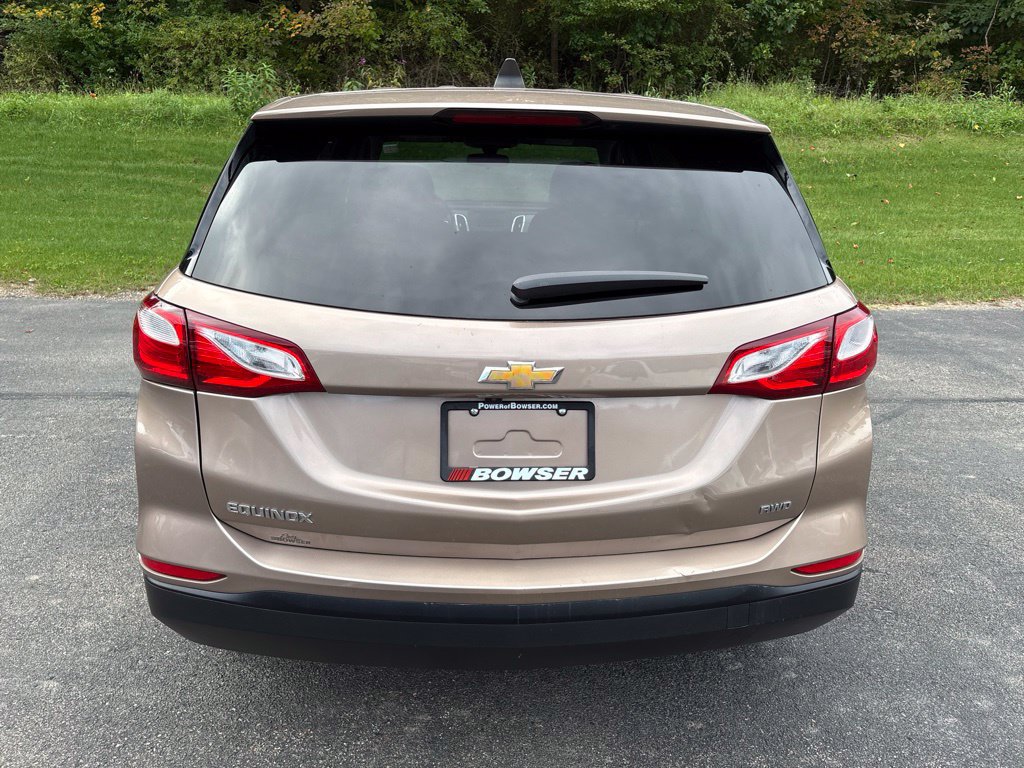 Used 2019 Chevrolet Equinox LS w/ LS Convenience Package AWD/4WD image 4