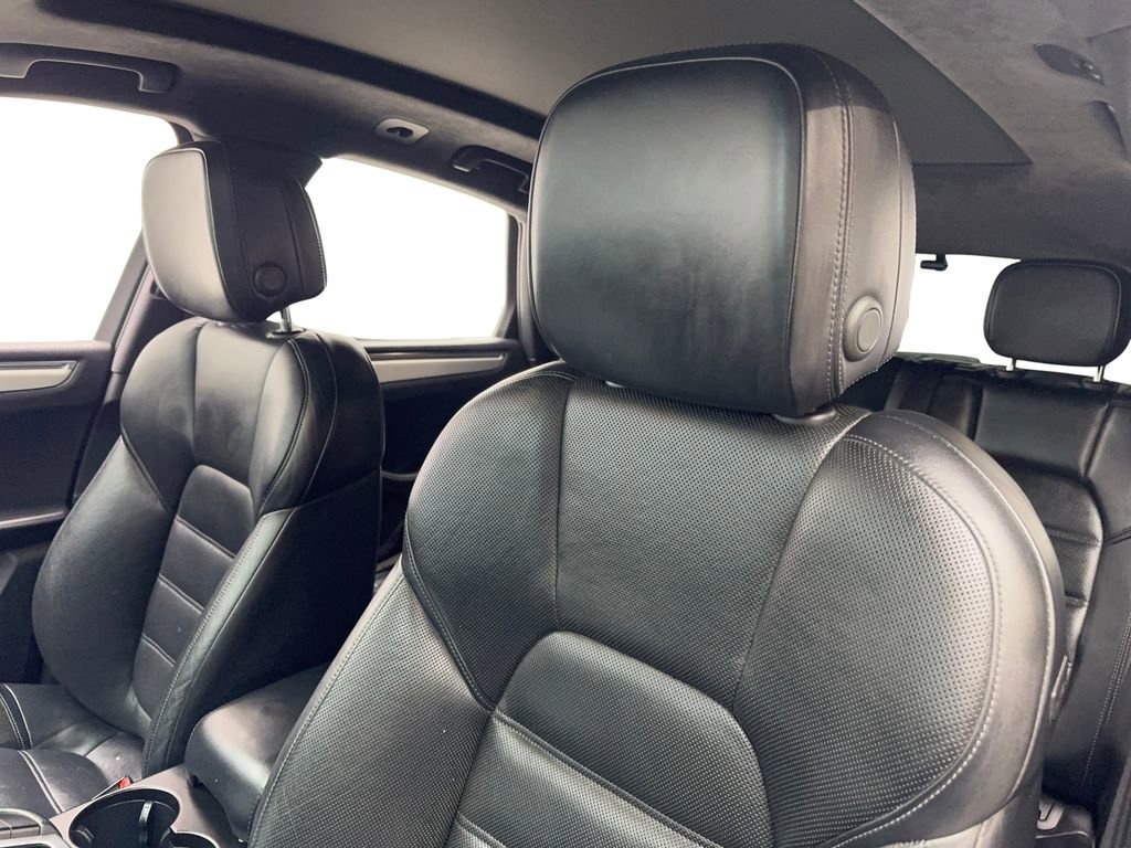 Used 2015 Porsche Macan Turbo image 26