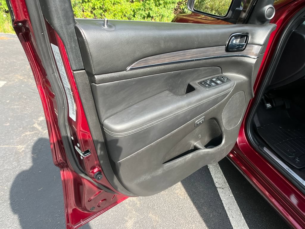 Used 2019 Jeep Grand Cherokee Overland AWD/4WD image 11