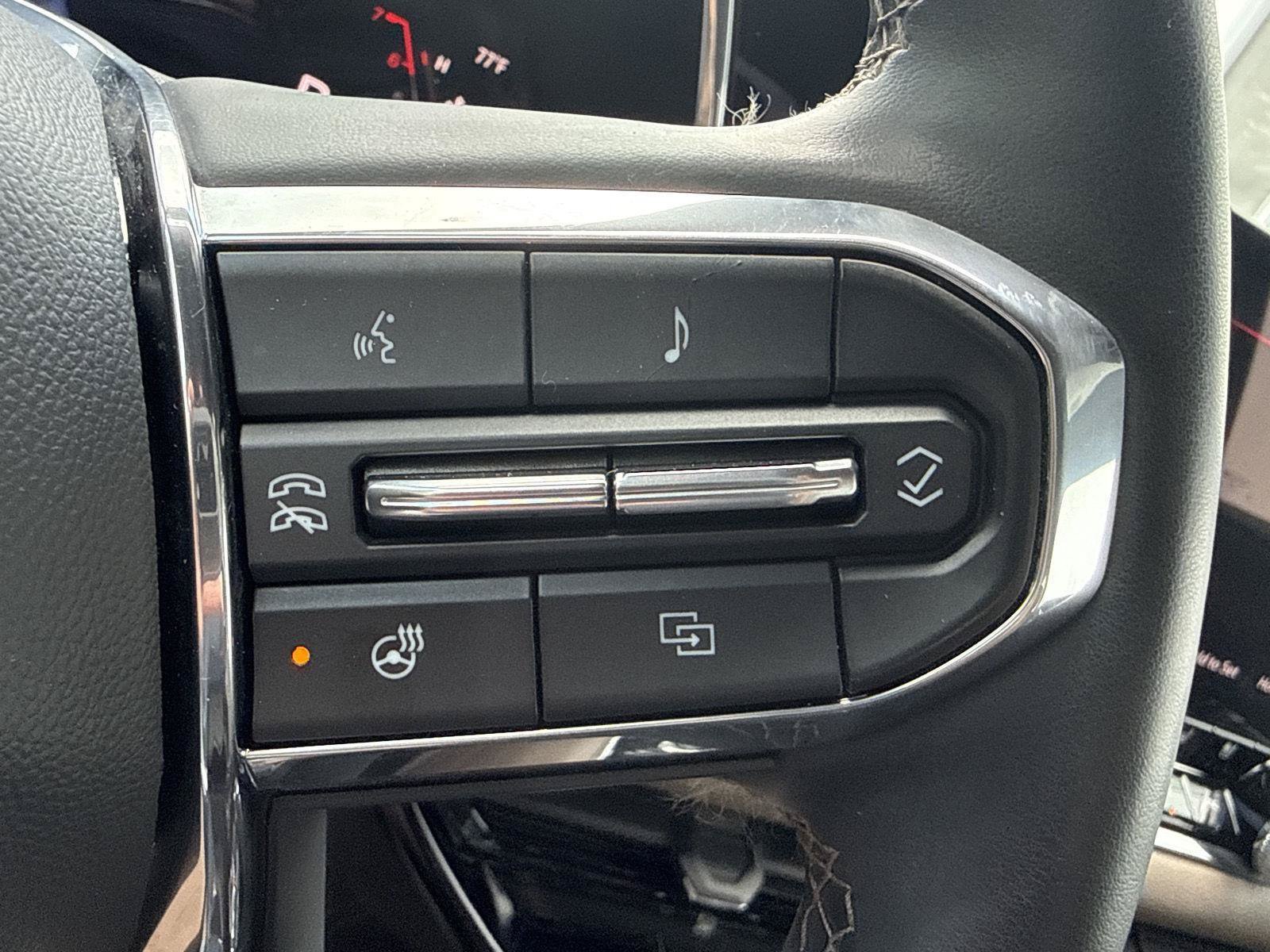 Used 2024 GMC Canyon Denali AWD/4WD image 24