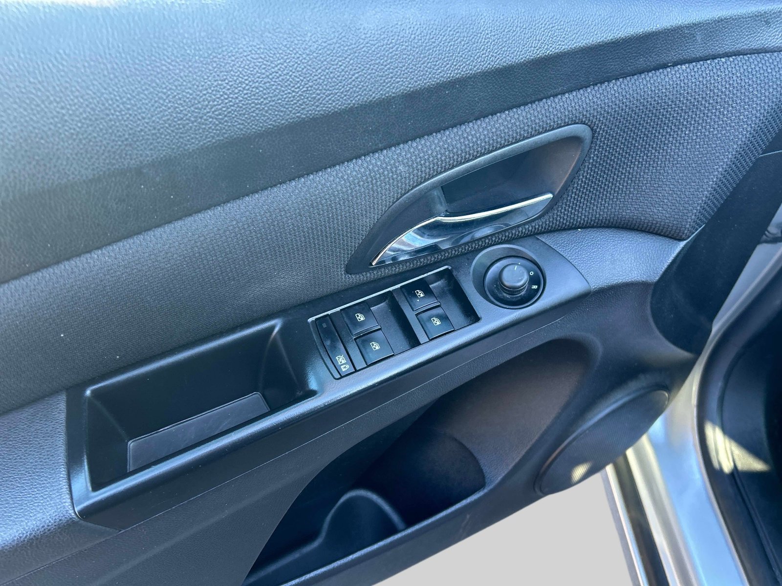 Used 2013 Chevrolet Cruze LT image 17