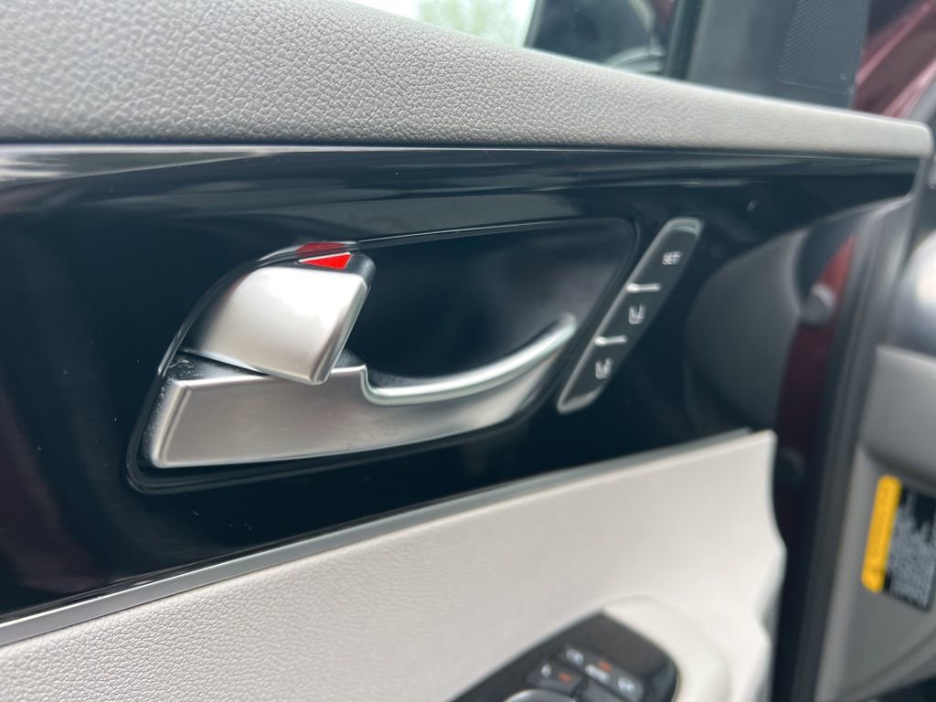 Used 2017 Kia Sorento SX AWD/4WD image 13
