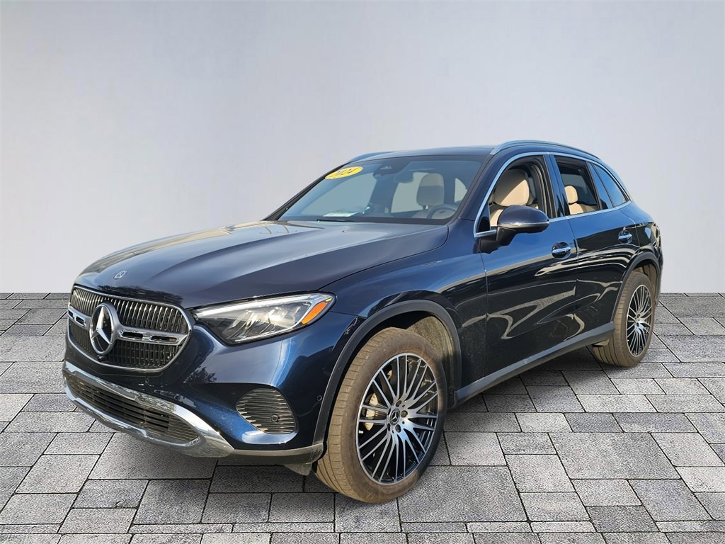 Certified 2024 Mercedes-Benz GLC 300 4MATIC image 3