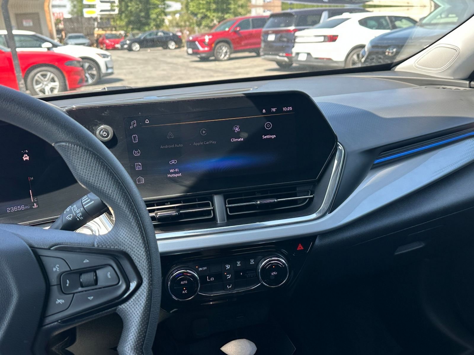 Used 2025 Chevrolet Trax LT FWD image 20