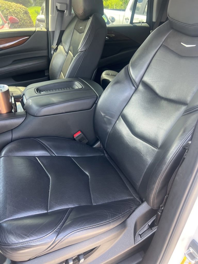 Used 2019 Cadillac Escalade Premium Luxury AWD/4WD image 8