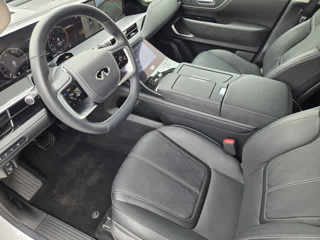 Used 2025 INFINITI QX80 Sensory AWD/4WD image 2